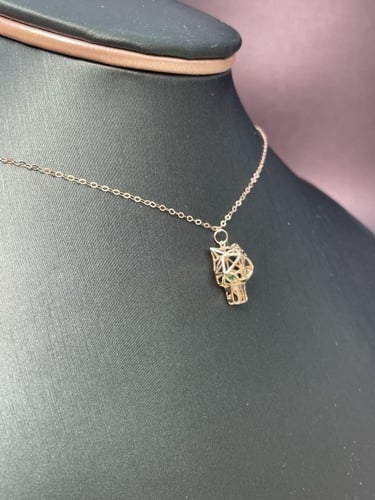 عقد ناعم لبس يومي عيار 18