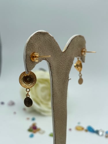 حلق علاق ملون