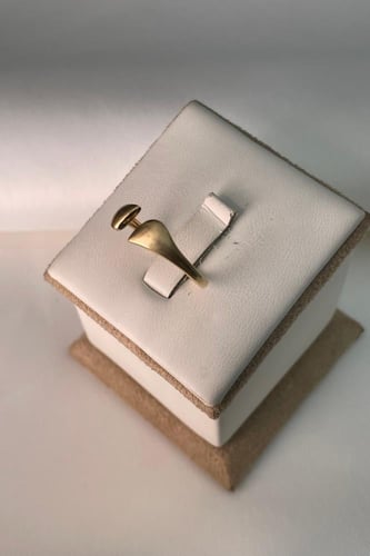 خاتم منحني بسيط مع حجر صغير _ إيطالي عيار 18