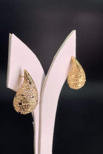 عقد ذهب ناعم و حلق الدمعه نص قطم مميز عيار 21 ايطا...