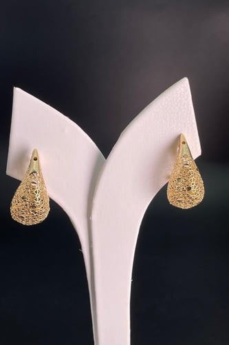 عقد ذهب ناعم و حلق الدمعه نص قطم مميز عيار 21 ايطا...