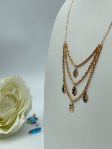 عقد السبائك ثلاث ادوار