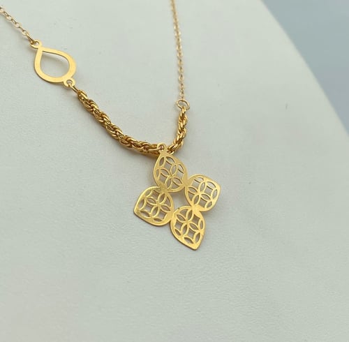 عقد فلور مجوف