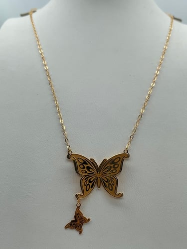 عقد الفراشة الكبير