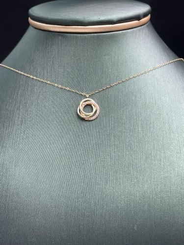 عقد ناعم لبس يومي عيار 18