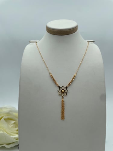 عقد النجمة مجوف