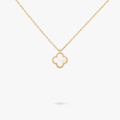 Sweet Amber necklace with a soft feminine touch