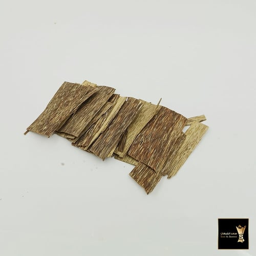 رقائق العود الطبيعي