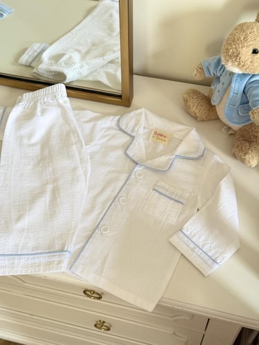 بيجامة مخصصة بتطريز