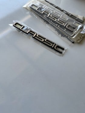 علامة كلاسيك للكابرس تايوان قديم السعر للحبة