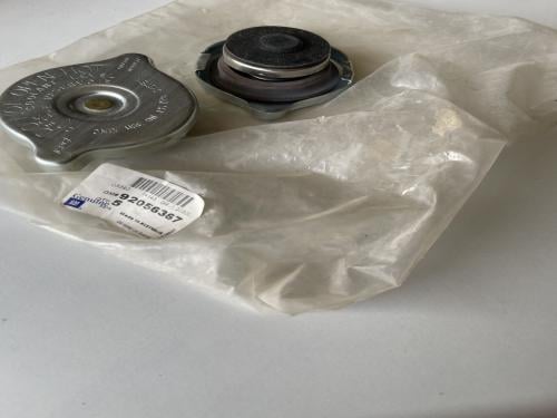 قفل راديتر اصلي GM جميع السيارات الامريكية