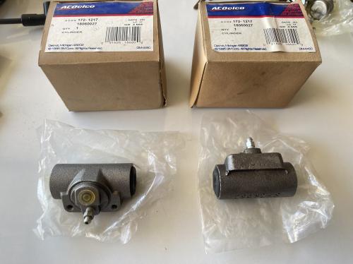 طقم سرندل فرامل خلفي كابرس اصلي