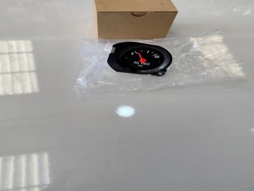 عداد ضغط الزيت امريكي ونيت سوبربان بليزر78-79