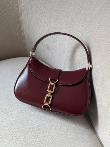 حقيبة تشارلز اند كيث