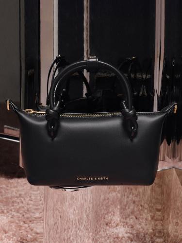 حقيبة Sammie تشارلز اند كيث