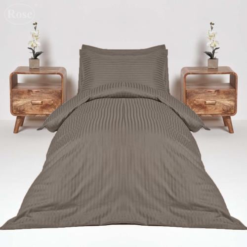 مفرش نفر ونص بحشوة متحركة روز فندقي مقلم - موكا