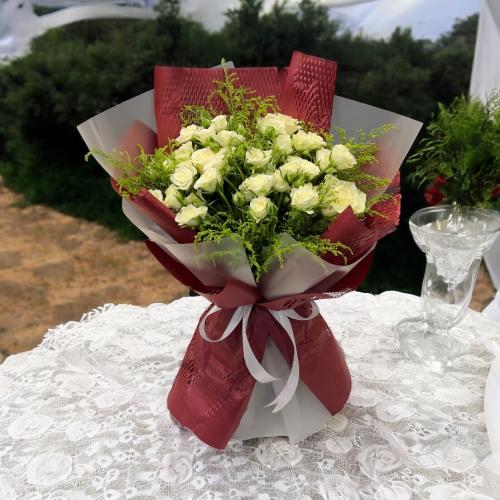 باقة بيبي روز ابيض