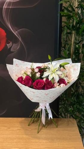 باقة بيبي روز وجوري