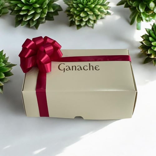 بوكس كيك من جاناش مع ورد