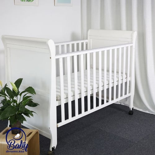 سرير أطفال خشبي متعدد الوظائف