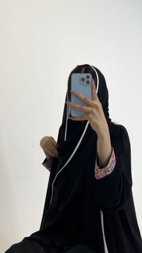 عبايه اكمام تطريز ملون