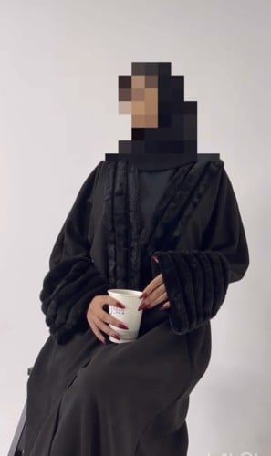 عبايه شمواه واكمام فرو ناعم-طرحه ساده