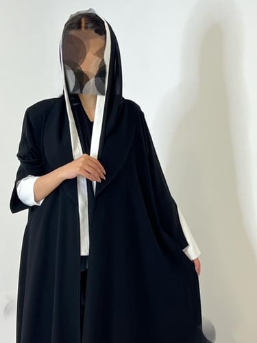 عبايه اكمام ابيض