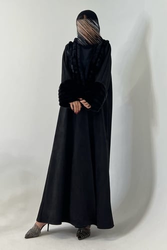 عبايه شمواه واكمام فرو ناعم-طرحه ساده