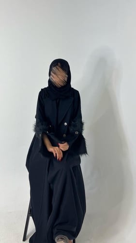 عبايه جوخ واكمام فرو-طرحه ساده