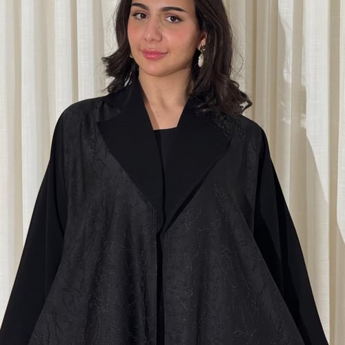 عباية قماش ملكي وجاكار اسود مشجر