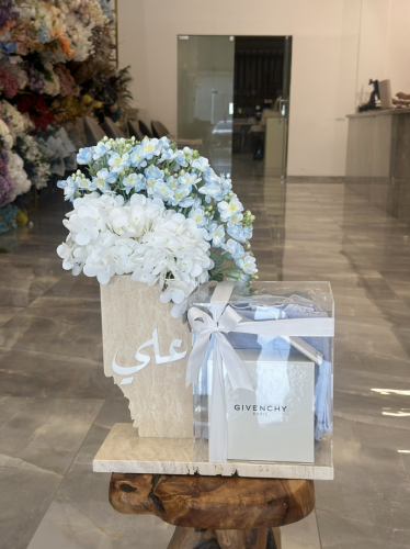 رخاميات ورد صناعي