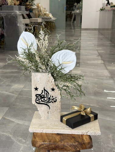 رخاميات ورد صناعي