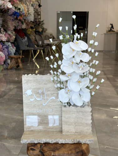 رخاميات ورد صناعي