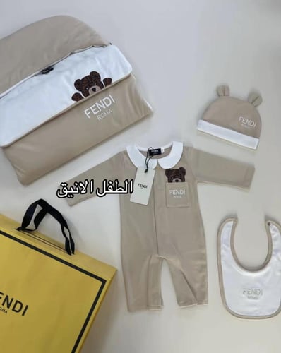 طقم فندي ٥ قطع +كيس الماركة