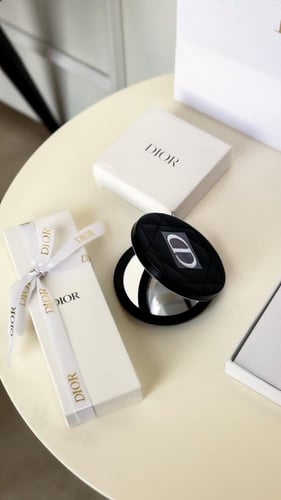 مرايا ديور مع الكيس