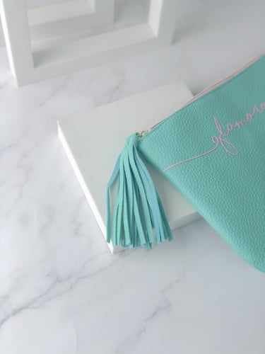 شنطة مكياج برجوا+ عدة اظافر