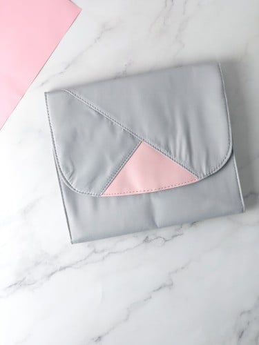 شنطة لانكوم لدوره المياه