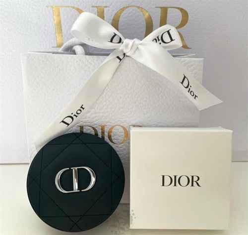 مرايا ديور مع الكيس