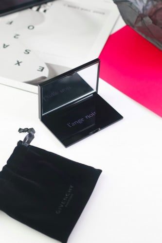 مرايا ماركة جفنشي + كيس مخمل