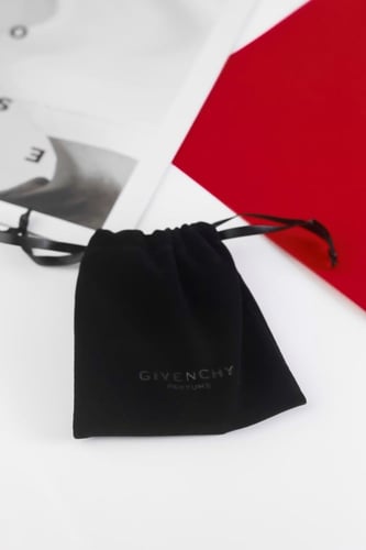 ميدالية جفنشي + كيس مخمل