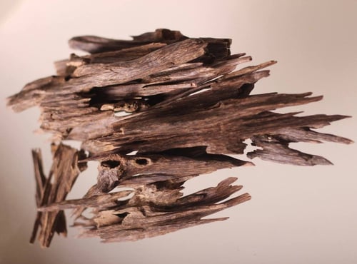 عود هندي طبيعي نجلاند