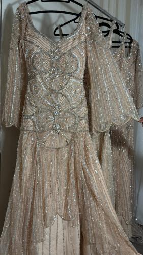 تسليم فوري مع أكمام