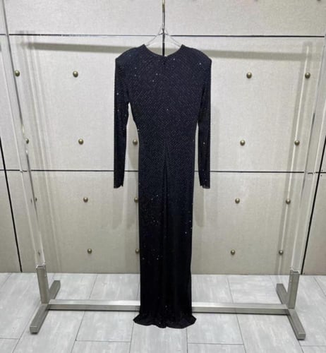 فستان نسائي