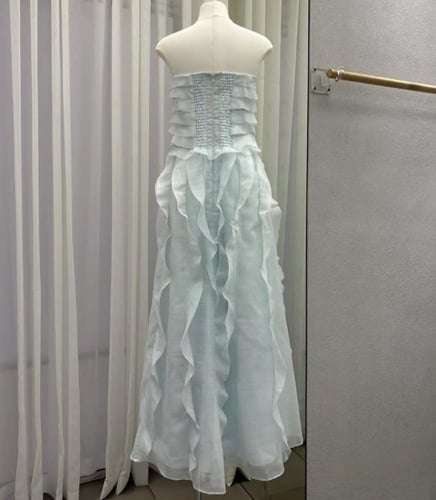 فستان نسائي