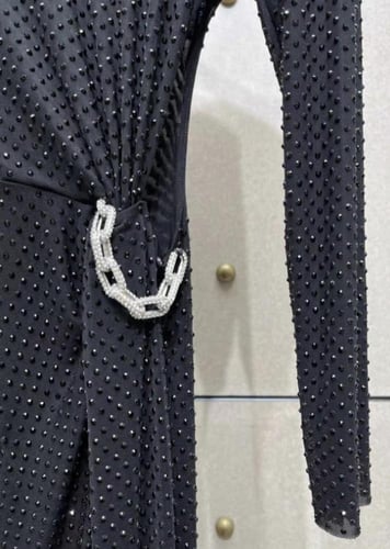 فستان نسائي