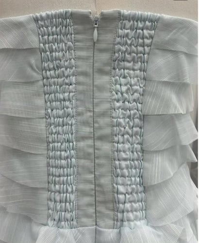 فستان نسائي