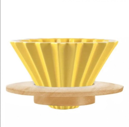 قمع 02 بقاعدة خشبية بتصميم شبيه اوريغامي