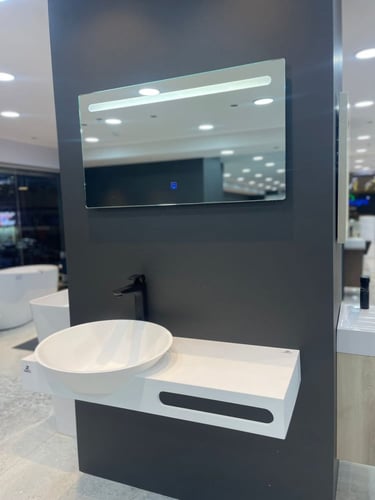 مغسلة معلقة رخام صناعي 100سم بيضاء مع مرآة بإضاءة...