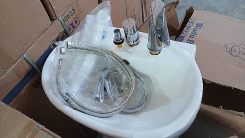 مغسلة وضوء خزف بخلاطين أبيض Helemend