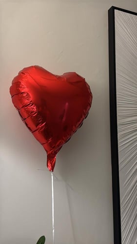 بالونة هيليوم قلب